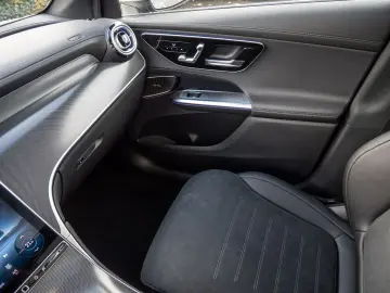 MERCEDES-BENZ GLC 200 d 4M AMG Line AHK Abstandstemp…
