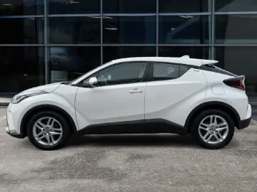 TOYOTA C-HR Hybrid Business Edition