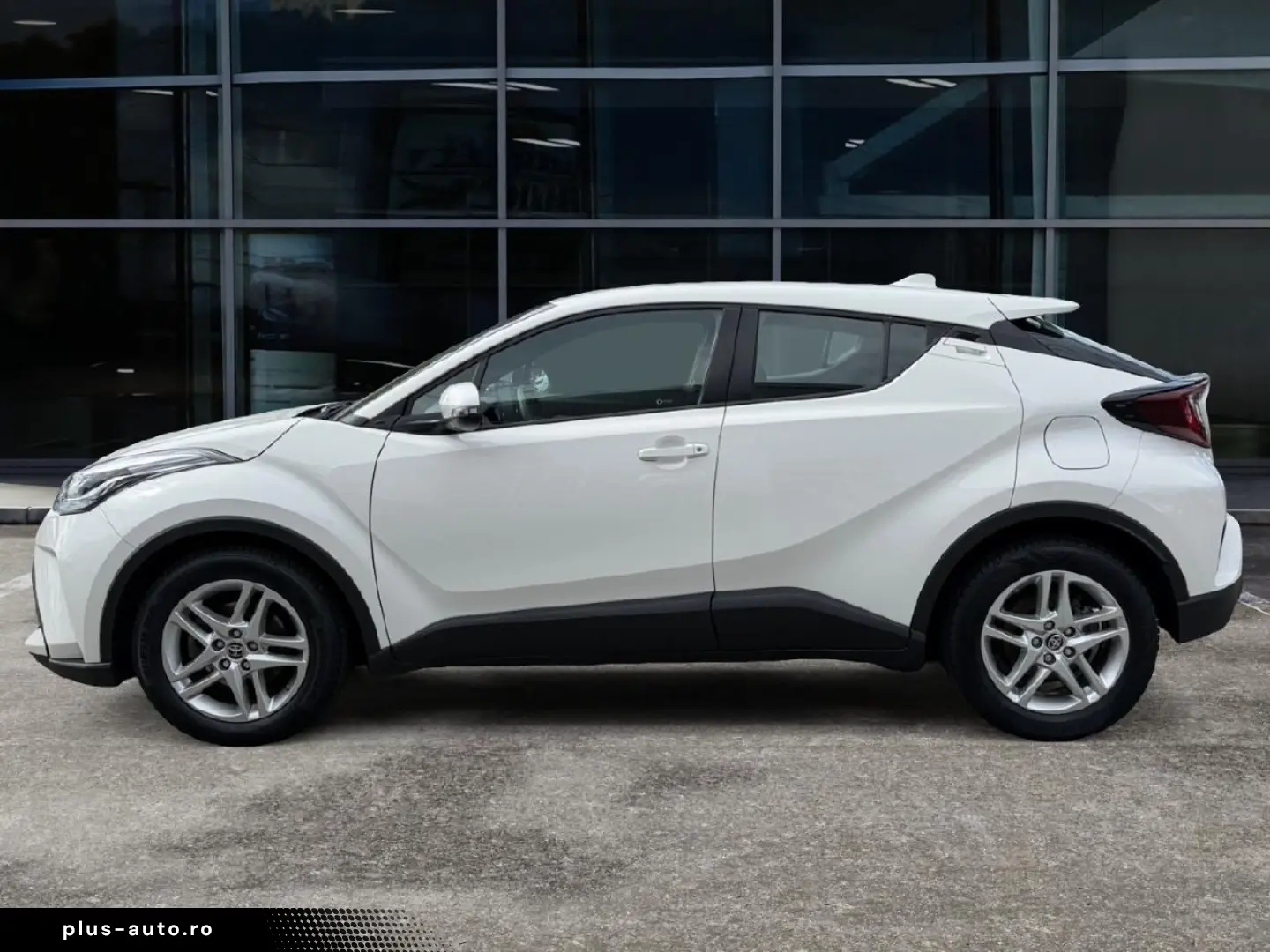TOYOTA C-HR Hybrid Business Edition