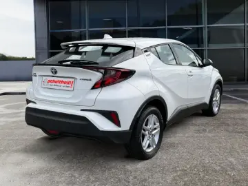 TOYOTA C-HR Hybrid Business Edition