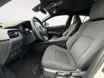 TOYOTA C-HR Hybrid Business Edition