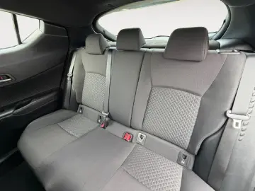 TOYOTA C-HR Hybrid Business Edition