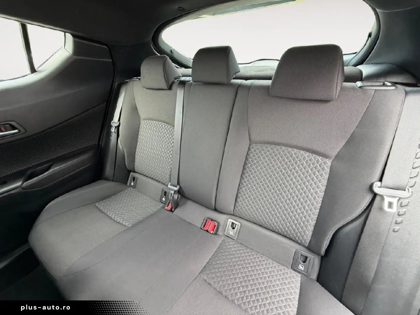 TOYOTA C-HR Hybrid Business Edition