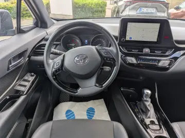TOYOTA C-HR 2.0 Hybrid Team Edition