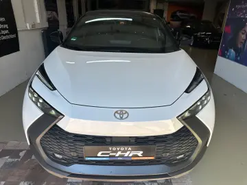 TOYOTA C-HR Hybrid Teamplayer
