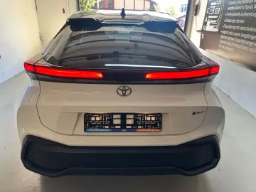 TOYOTA C-HR Hybrid Teamplayer
