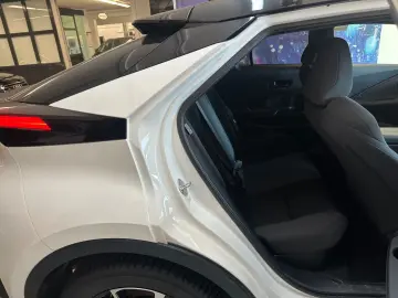 TOYOTA C-HR Hybrid Teamplayer