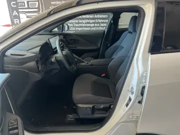 TOYOTA C-HR Hybrid Teamplayer
