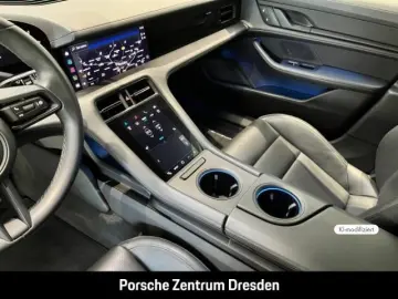 PORSCHE Taycan 4 Cross Turismo Ambiente SH v Wärmepumpe