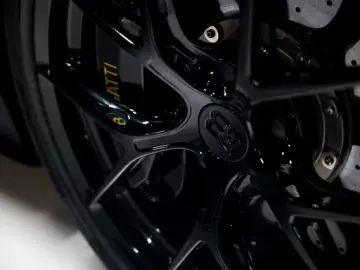 Bugatti Chiron  SPORT