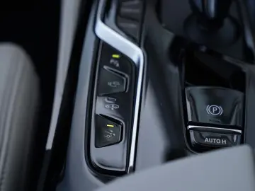 BMW 640 GT xD Luxury Luft-Laser-Pano-ACC-360-TV-StaH