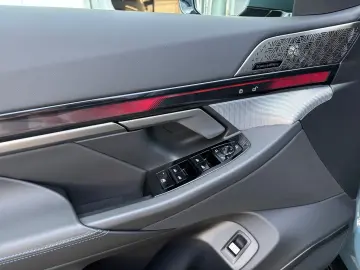 BMW 550e xDrive Touring M Sport HUD Pano DA Prof B&W