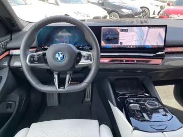 BMW 550e xDrive Tour. M Sport Pro    Pano Autobahnas
