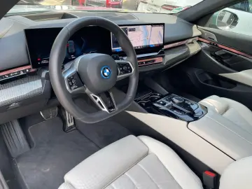 BMW 550e xDrive Tour. M Sport Pro    Pano Autobahnas