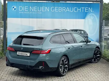 BMW 550e xDrive Ad-Fahrw-Pro Autobahnas PANO AHK B&W