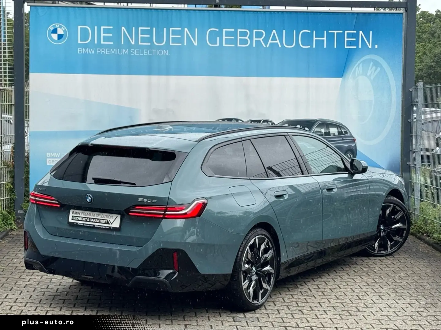 BMW 550e xDrive Ad-Fahrw-Pro Autobahnas PANO AHK B&W