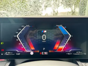 BMW 550e xDrive Ad-Fahrw-Pro Autobahnas PANO AHK B&W