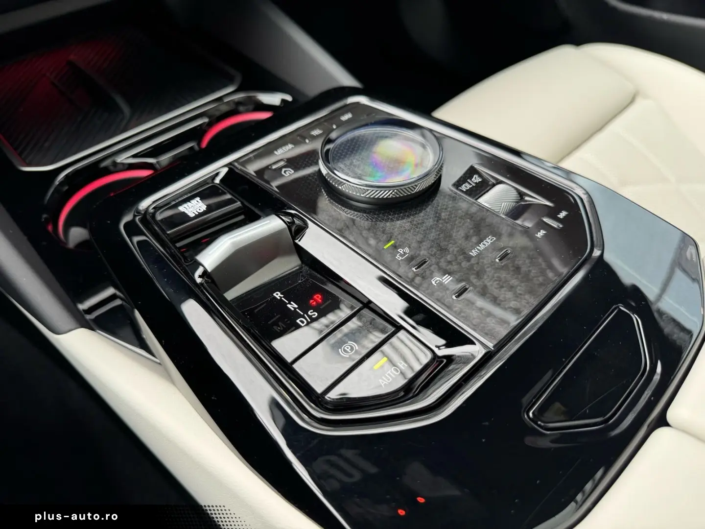 BMW 550e xDrive Ad-Fahrw-Pro Autobahnas PANO AHK B&W