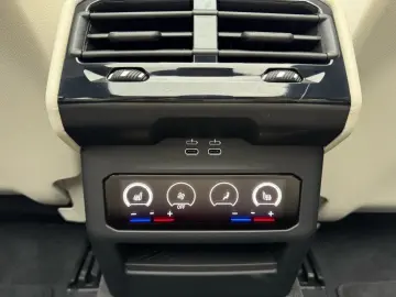 BMW 550e xDrive Ad-Fahrw-Pro Autobahnas PANO AHK B&W
