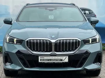 BMW 550e xDrive Ad-Fahrw-Pro Autobahnas PANO AHK B&W