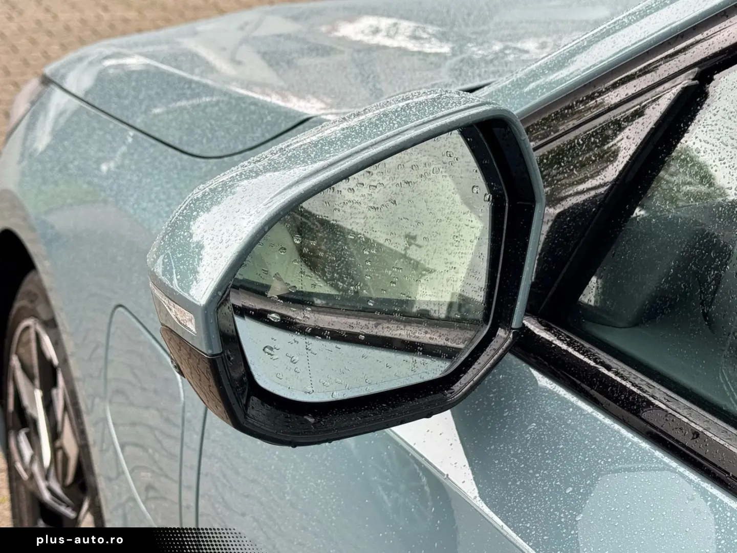 BMW 550e xDrive Ad-Fahrw-Pro Autobahnas PANO AHK B&W