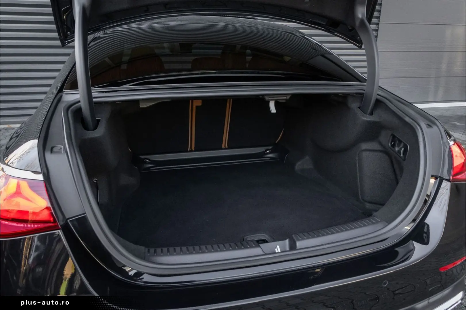MERCEDES-BENZ E 450 d 4MATIC AMG Line -Night