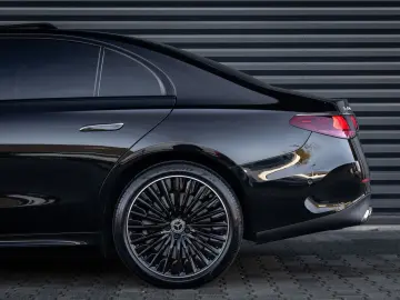 MERCEDES-BENZ E 450 d 4MATIC AMG Line -Night