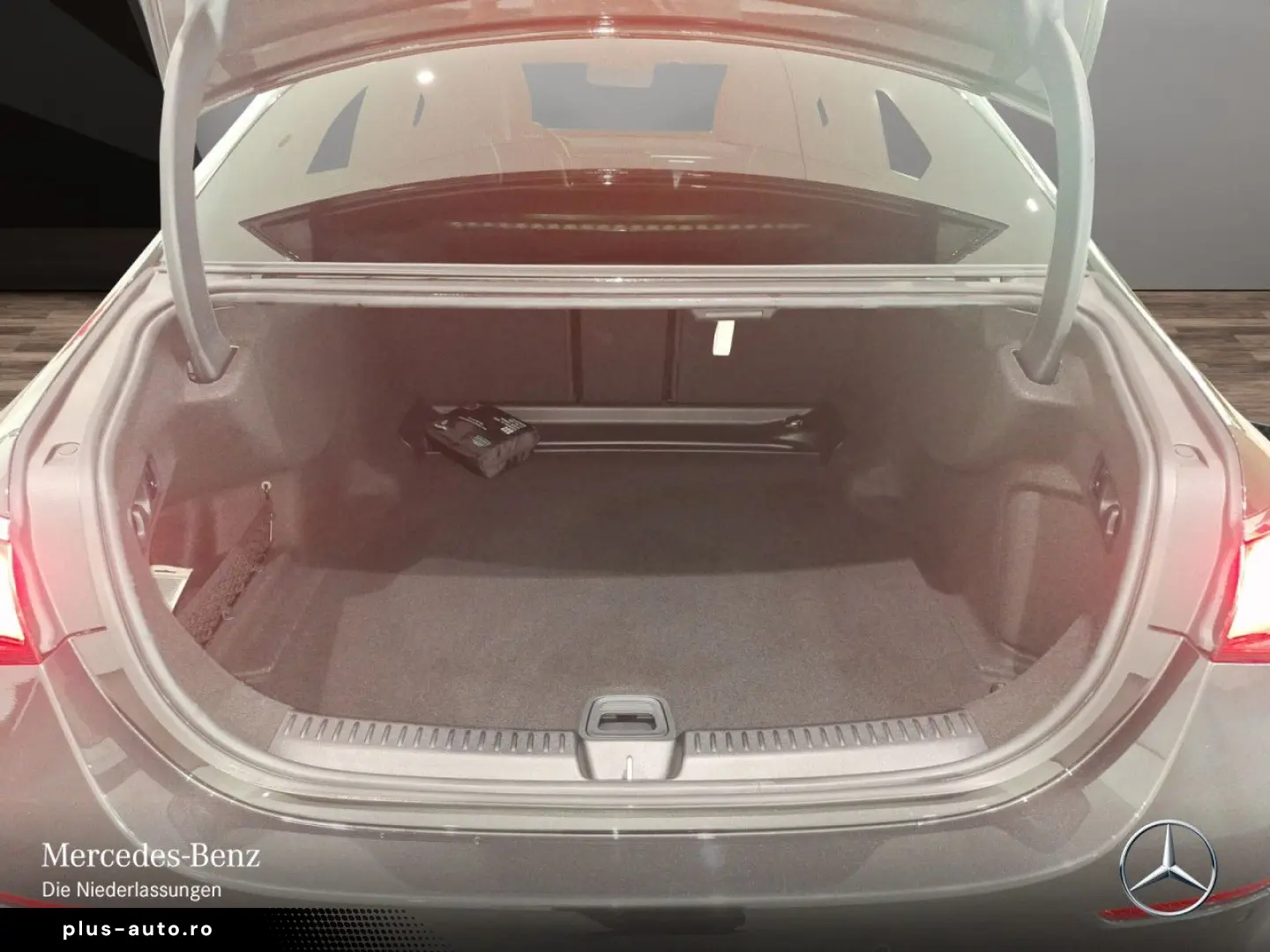MERCEDES-BENZ E 220 d Lim Avantgarde Adv  Pano Digit