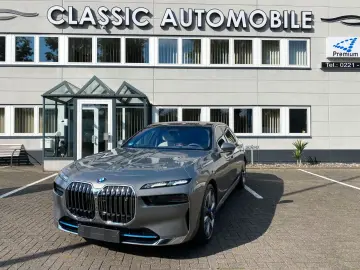 BMW i7 xDrive 60 Fond Entertainm Kristall NP188.430€
