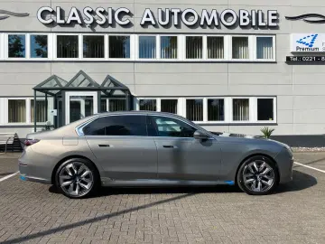 BMW i7 xDrive 60 Fond Entertainm Kristall NP188.430€