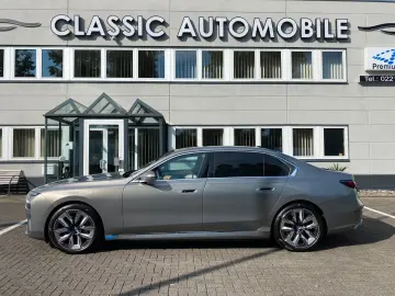 BMW i7 xDrive 60 Fond Entertainm Kristall NP188.430€