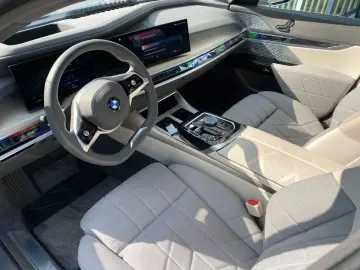 BMW i7 xDrive 60 Fond Entertainm Kristall NP188.430€