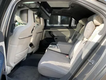 BMW i7 xDrive 60 Fond Entertainm Kristall NP188.430€
