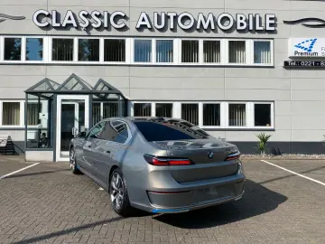 BMW i7 xDrive 60 Fond Entertainm Kristall NP188.430€