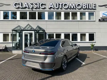 BMW i7 xDrive 60 Fond Entertainm Kristall NP188.430€