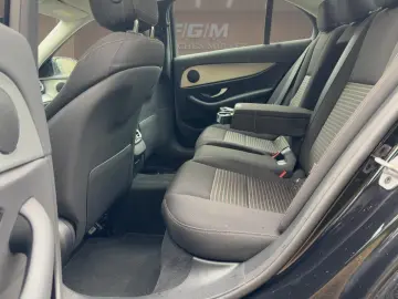 MERCEDES-BENZ E 220d Limousine Avantgarde LED Navi Kamera