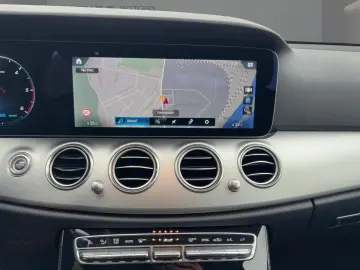 MERCEDES-BENZ E 220d Limousine Avantgarde LED Navi Kamera