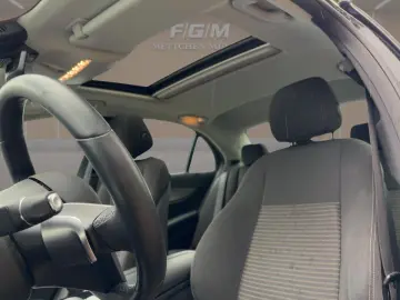 MERCEDES-BENZ E 220d Limousine Avantgarde LED Navi Kamera