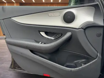 MERCEDES-BENZ E 220d Limousine Avantgarde LED Navi Kamera