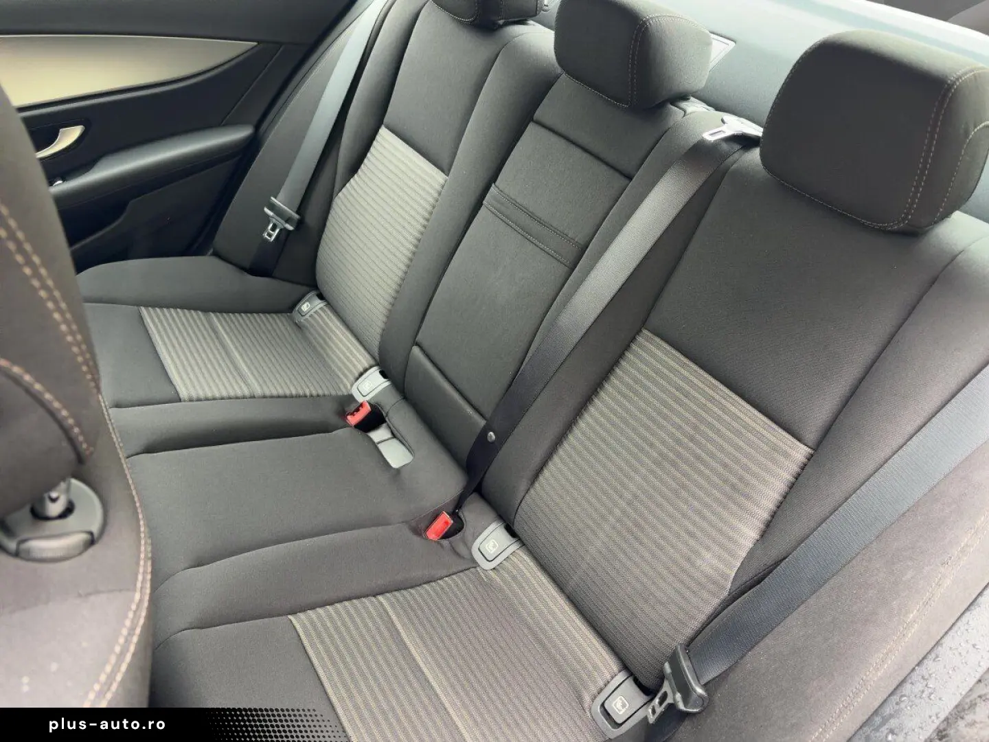 MERCEDES-BENZ E 220d Limousine Avantgarde LED Navi Kamera