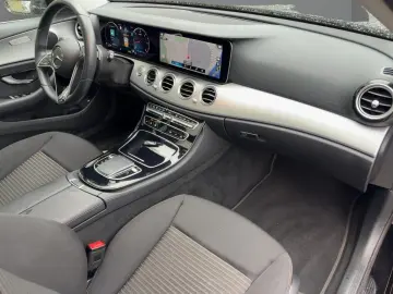 MERCEDES-BENZ E 220d Limousine Avantgarde LED Navi Kamera