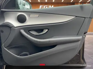 MERCEDES-BENZ E 220d Limousine Avantgarde LED Navi Kamera