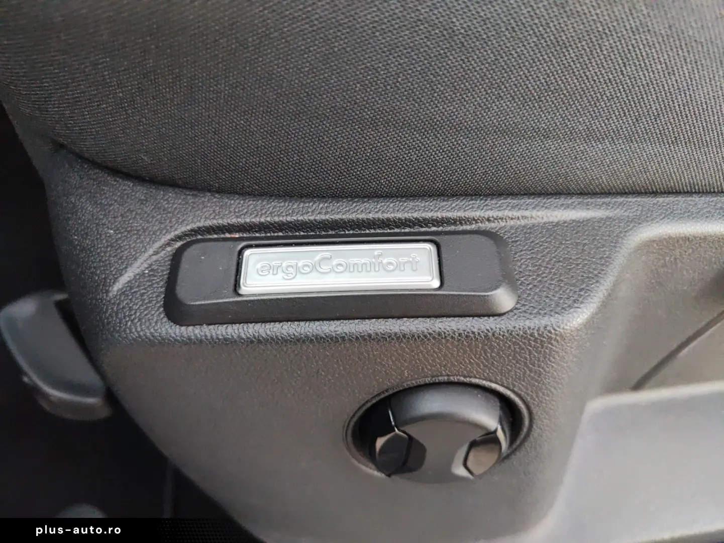 VW Caddy Maxi 2.0 TDI 7-Sitzer AHK ACC Standheizung