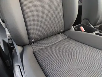 VW Caddy Maxi 2.0 TDI 7-Sitzer AHK ACC Standheizung