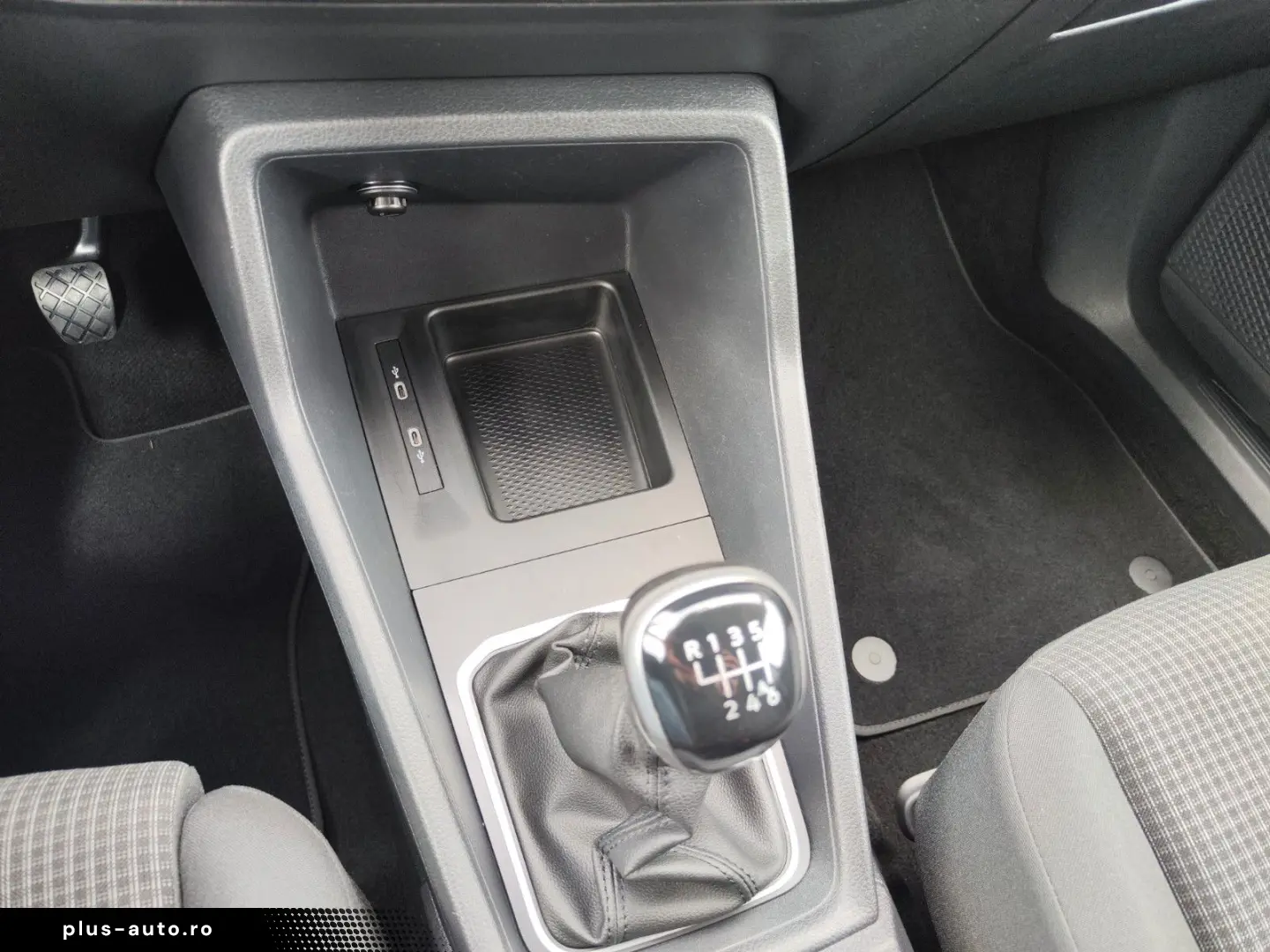 VW Caddy Maxi 2.0 TDI 7-Sitzer AHK ACC Standheizung
