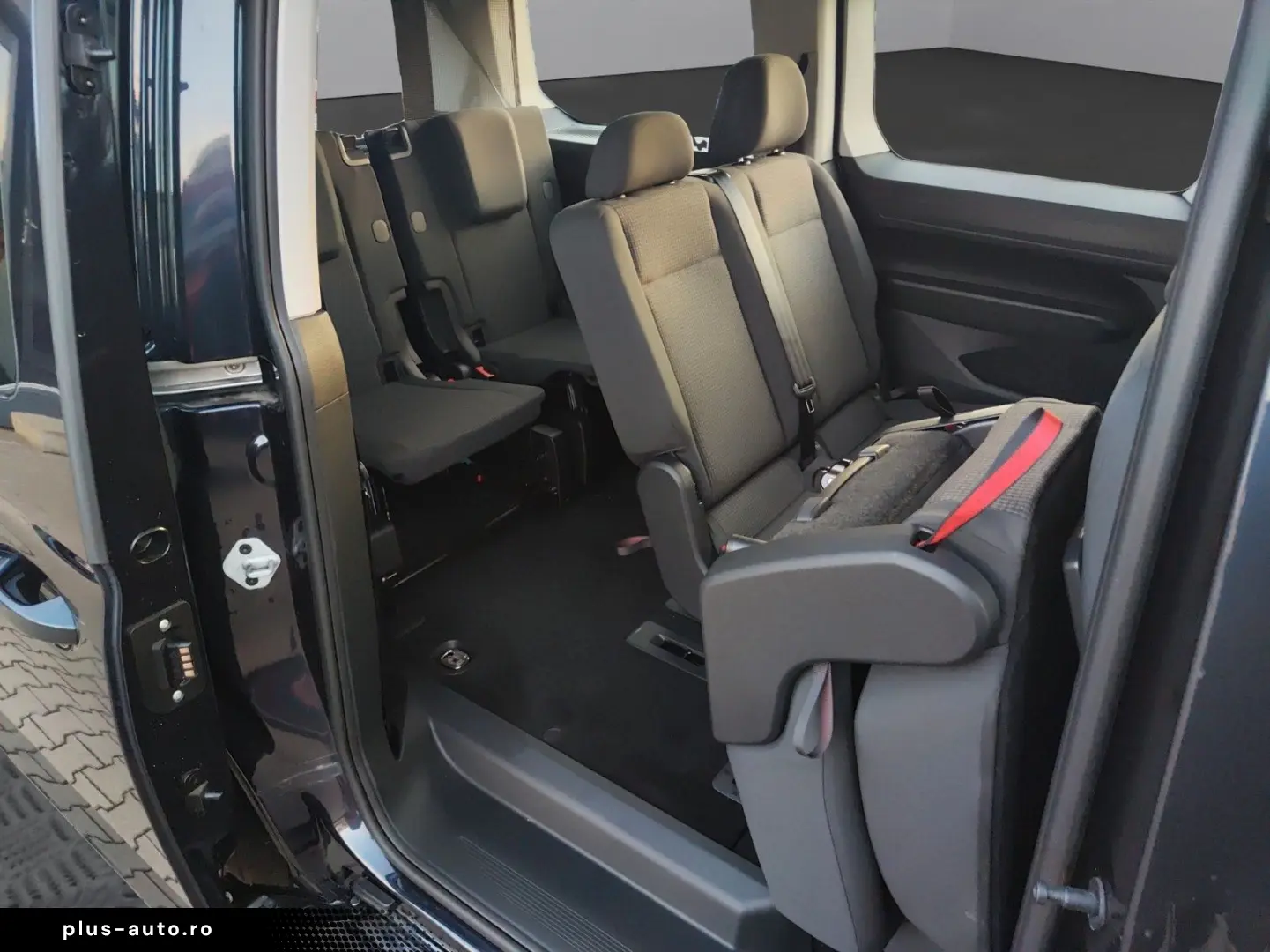 VW Caddy Maxi 2.0 TDI 7-Sitzer AHK ACC Standheizung