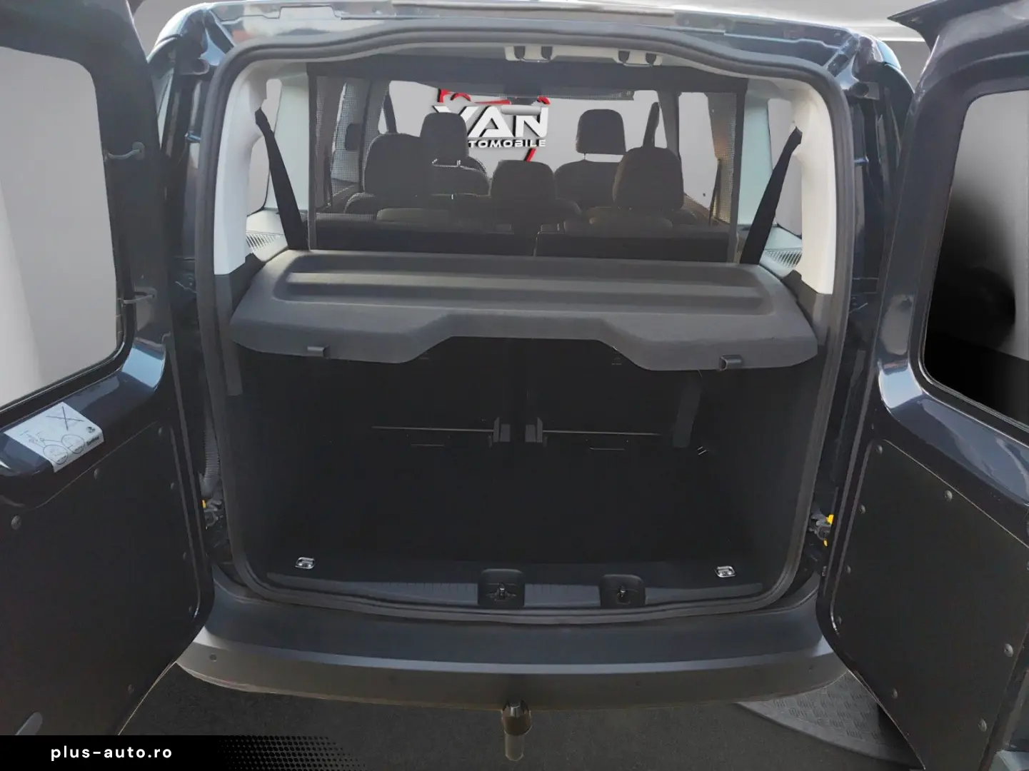 VW Caddy Maxi 2.0 TDI 7-Sitzer AHK ACC Standheizung