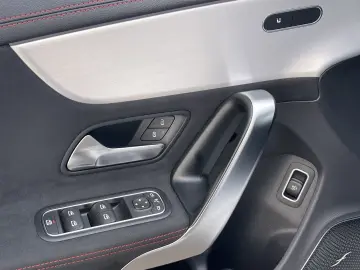 MERCEDES-BENZ CLA 35 AMG 4M Speedshift AMG Line Adva…