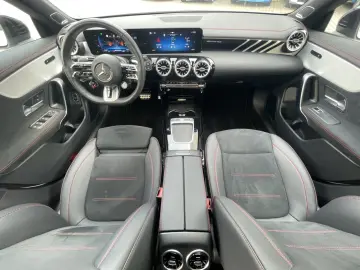 MERCEDES-BENZ CLA 35 AMG 4M Speedshift AMG Line Adva…
