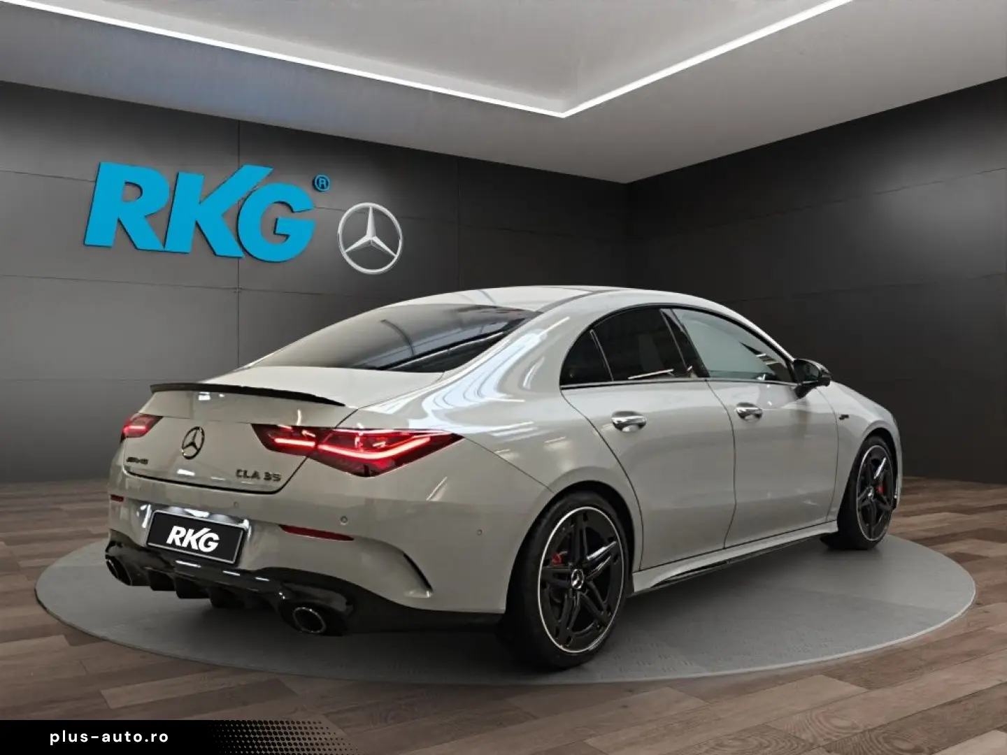 MERCEDES-BENZ CLA 35 AMG 4M NIGHT PANO DISTRONIC MEMORY 360